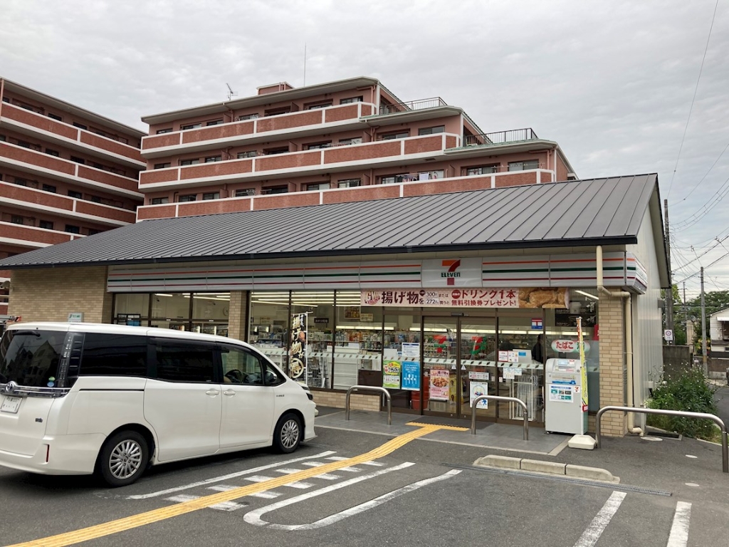 コンビニ　セブンイレブン 伏見深草墨染町店（コンビニ）まで331m