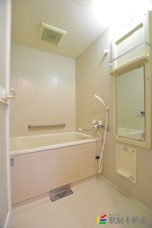 バス・シャワールーム　同号室タイプ参考写真