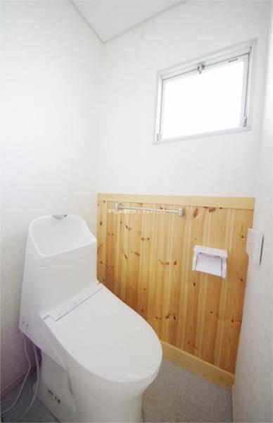 トイレ　類似室内