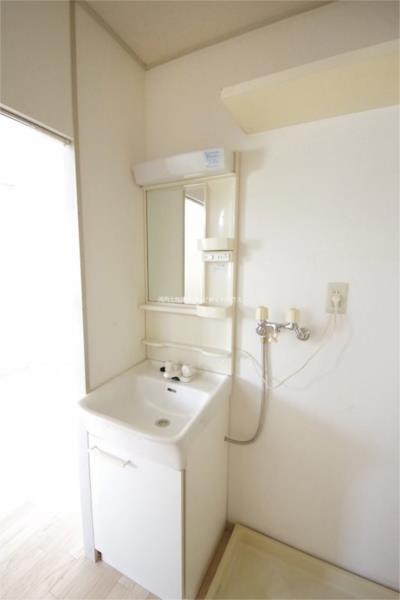 洗面設備　類似室内