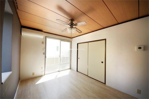 居室・リビング　類似室内