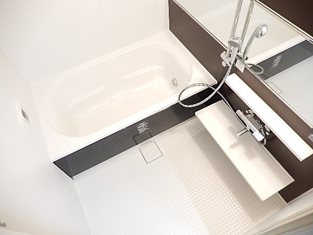 バス・シャワールーム　同建築会社の画像参照