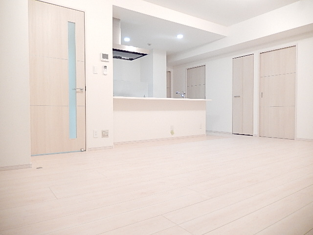 居室・リビング　同建築会社の画像参照