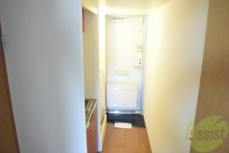 玄関　便利な宅配ＢＯＸ付きです！！