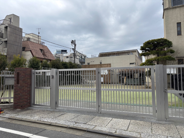幼稚園・保育園　麻布みこころ幼稚園（幼稚園・保育園）まで174m