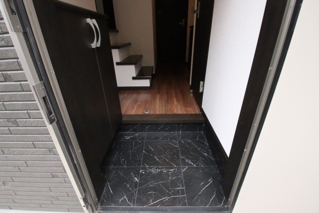 玄関　別部屋の写真です。※現状優先