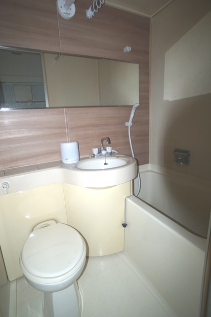 トイレ　清潔感ある洋式トイレです☆お掃除も楽々です！！