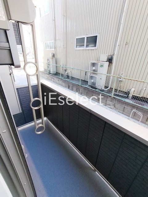 バルコニー　洗濯物も干せますね。