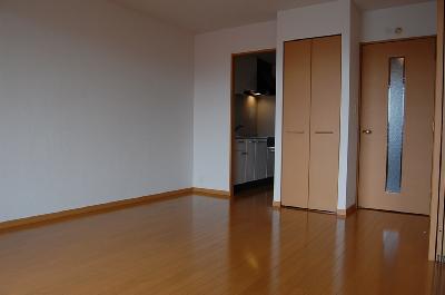 ピュアハイム和白丘の居間写真