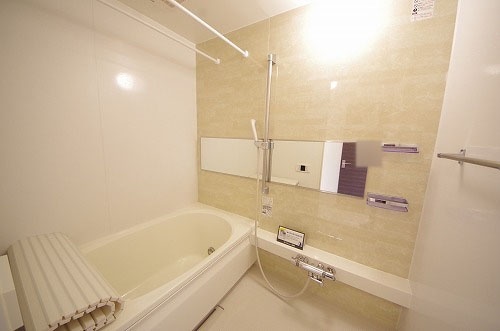 バス・シャワールーム　バス／シャワー