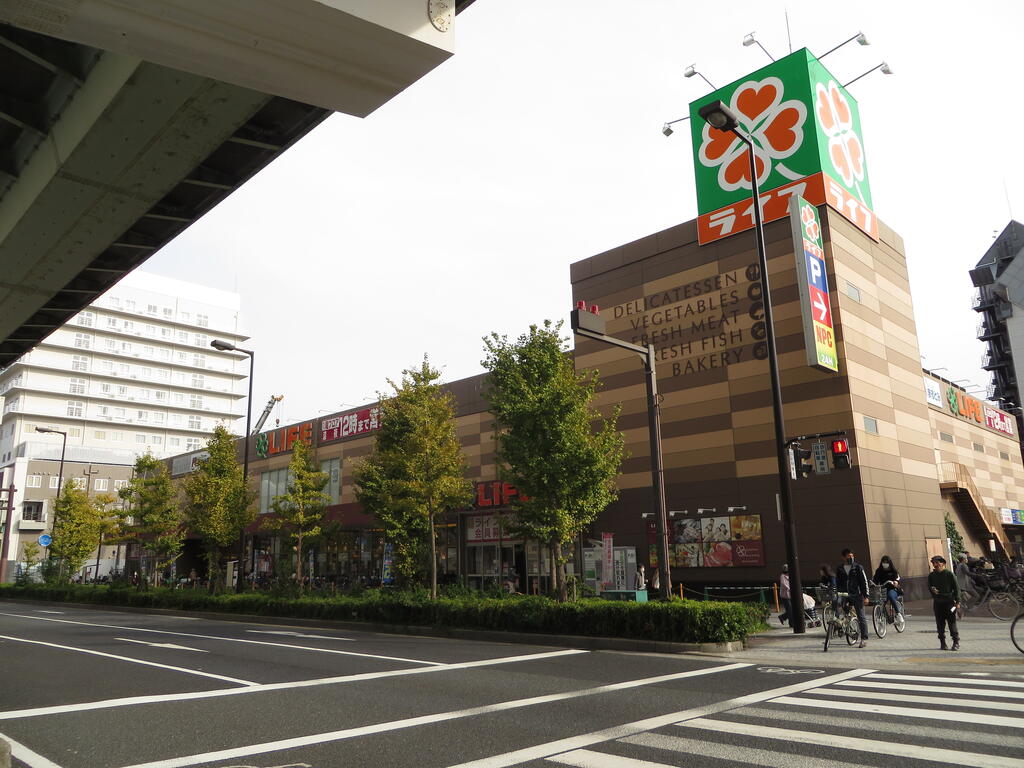 スーパー　ライフ弁天町店（スーパー）まで346m