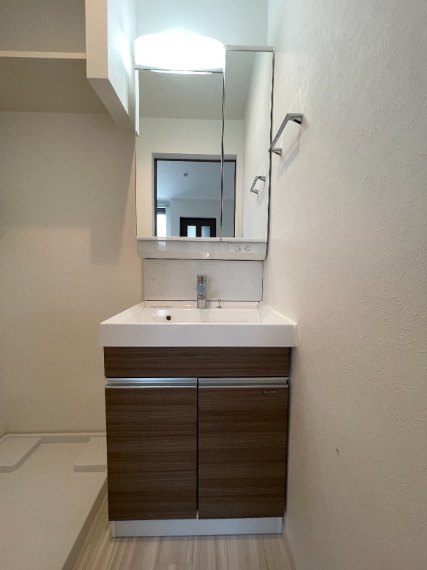 洗面設備　シンプルで使いやすい洗面台です！