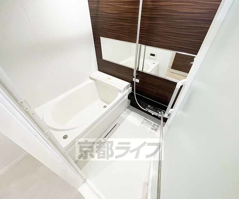 バス・シャワールーム　浴室乾燥機付きの物件です