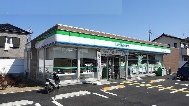 コンビニ　ファミリーマート八潮緑町三丁目（コンビニ）まで29m
