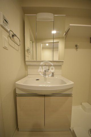 洗面設備　ラクラス堺筋本町　独立洗面台