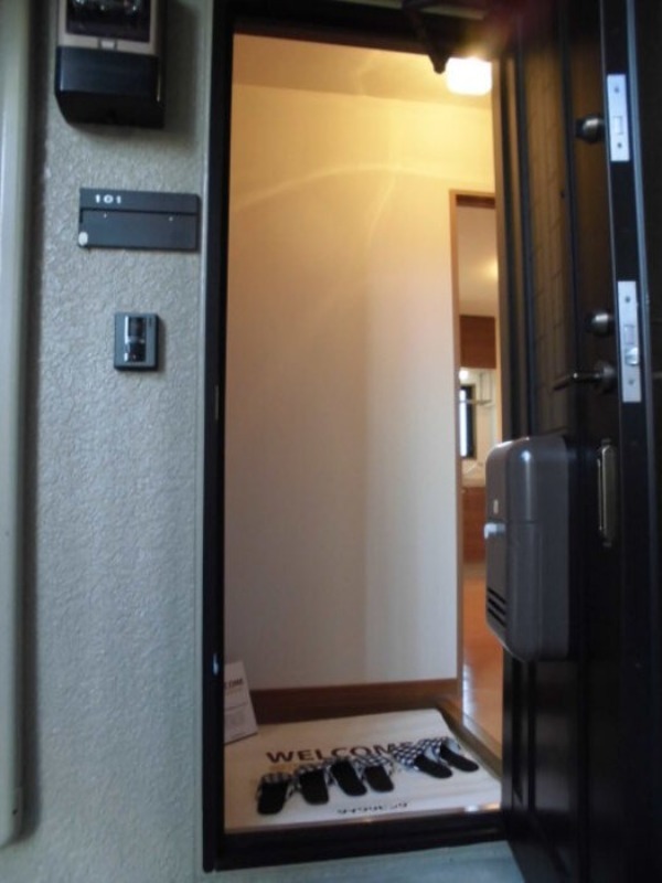 玄関　図面と現状に相違がある場合には現状を優先