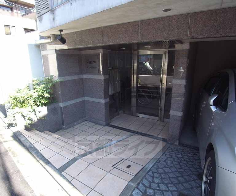 その他共有部分　階段とスロープがございます。