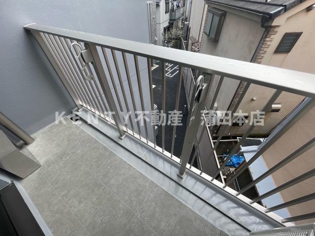 バルコニー　バルコニーからの眺めを楽しみながら食事をしませんか