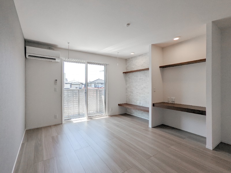 居室・リビング　図面と現状に相違がある場合には現状を優先