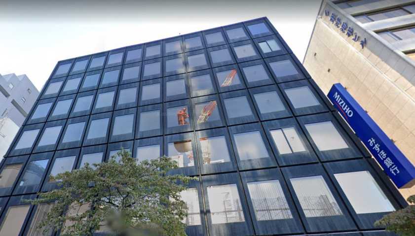 銀行　（株）みずほ銀行／新橋中央支店（銀行）まで183m