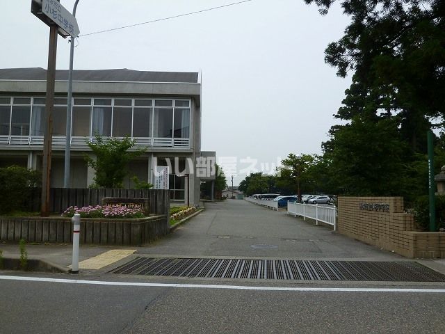中学校　射水市立小杉中学校（中学校）まで1508m