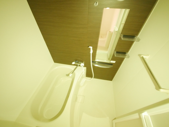 バス・シャワールーム　★広々としたバスルームです★