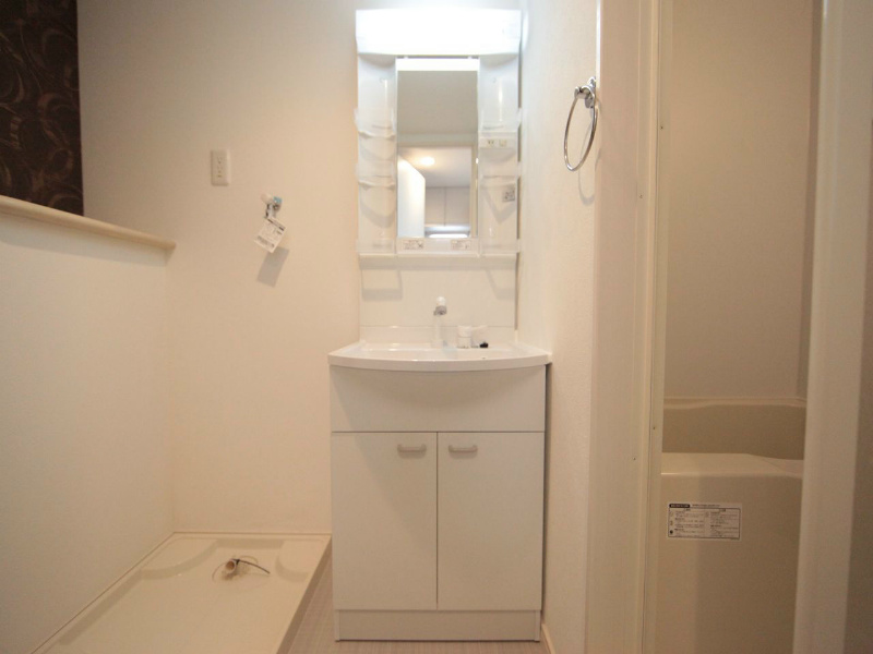 洗面設備　脱衣所　独立洗面台（シャンプードレッサー）洗濯機用意できます