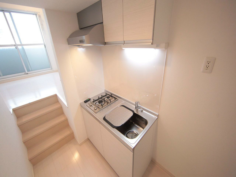 キッチン　システムキッチン（ガス2口）冷蔵庫・レンジ等ご用意できます