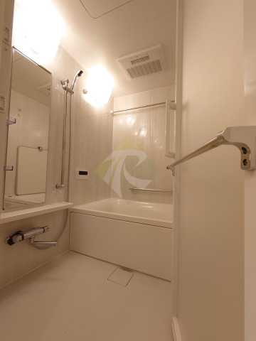 バス・シャワールーム　ドゥーエ早稲田　※同タイプの別部屋写真です