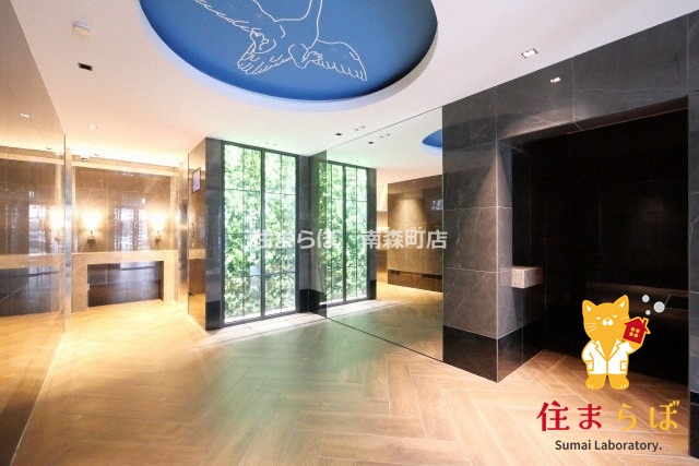 エントランス　「暮らしの設計図は、ここから始まります。」