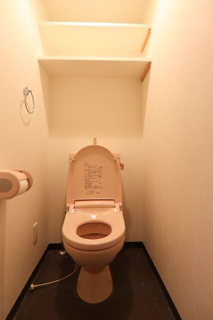 トイレ　※別室の参考写真の為、現況優先です。