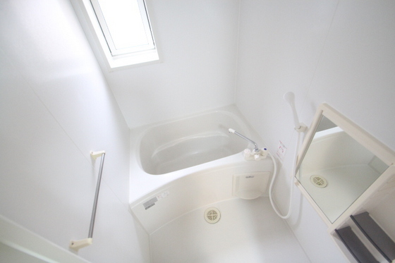 バス・シャワールーム　※別部屋の写真です