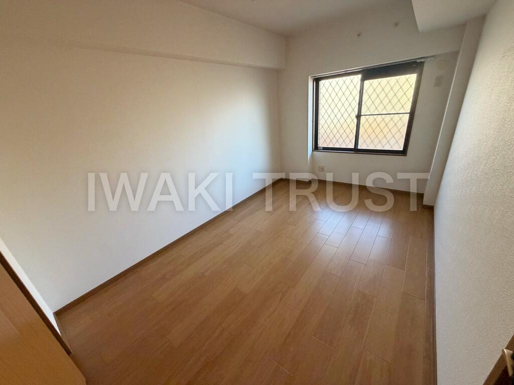 居室・リビング　北洋室は寝室にピッタリ。収納はウォークインタイプ