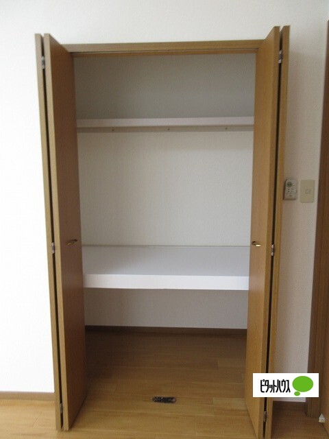 収納　洋室収納