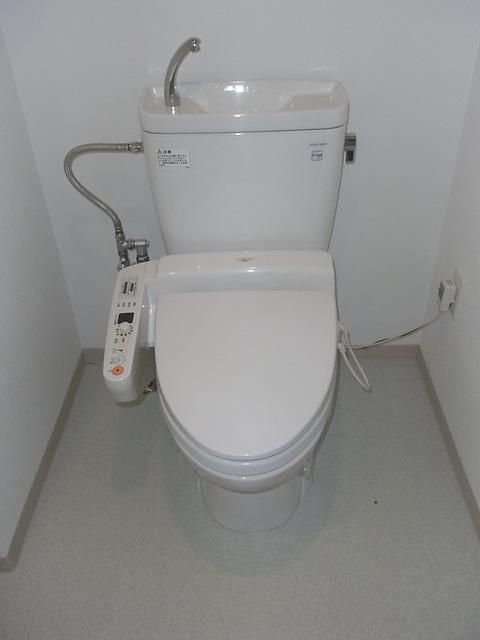 トイレ　洗浄機能付きトイレ