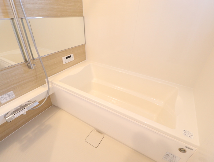 バス・シャワールーム　※同タイプの部屋写真です