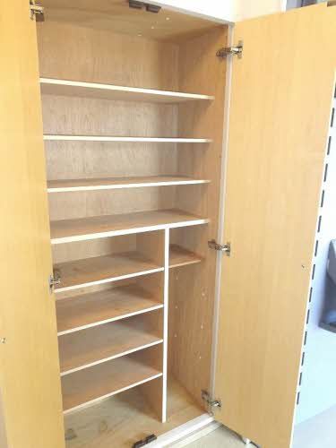 玄関　玄関下駄箱