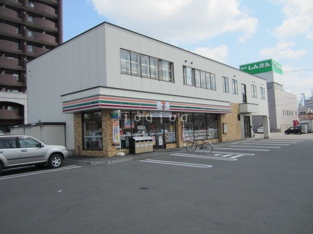 コンビニ　セブンイレブン旭川5条19丁目店（コンビニ）まで573m