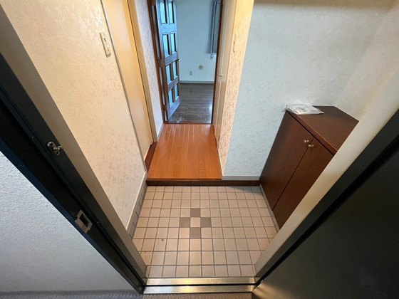 玄関　※別号室の写真です。