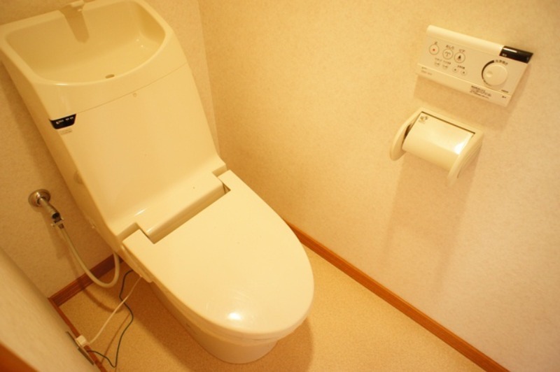 トイレ　図面と現状に相違がある場合には現状を優先