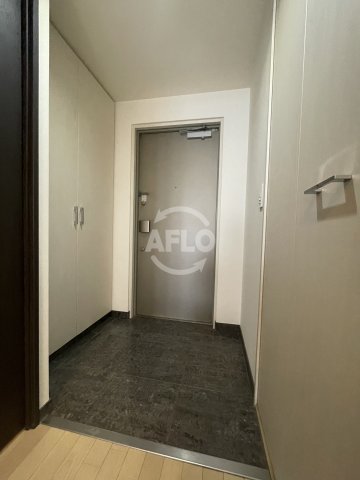 玄関　南堀江アパートメントシエロ　玄関