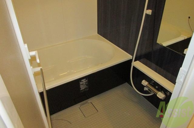 バス・シャワールーム　ゆったりとしたバス。おひとり様でもお二人様でも。。。