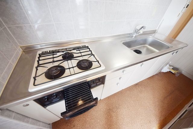 キッチン　★３口ガスコンロ＋グリル付き★