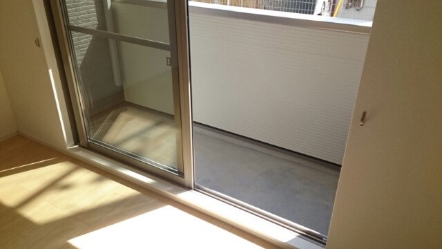 バルコニー　開放的で明るい空間を演出してくれるバルコニーです