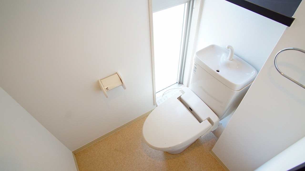 トイレ　別号室写真のため、現況優先