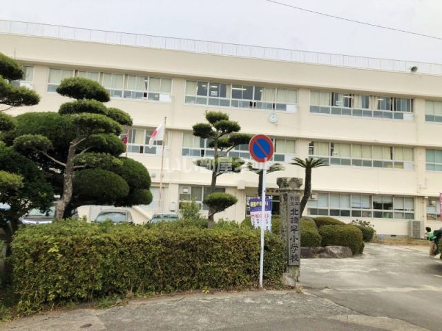 小学校　諫早市立北諫早小学校（小学校）まで507m