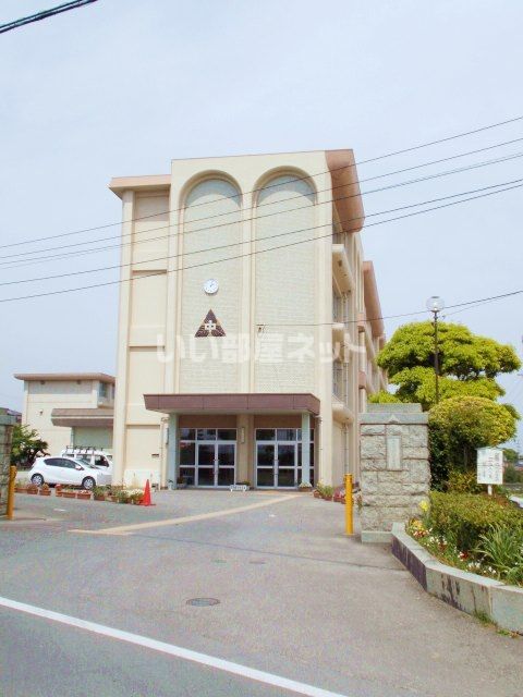 中学校　諫早市立北諫早中学校（中学校）まで976m