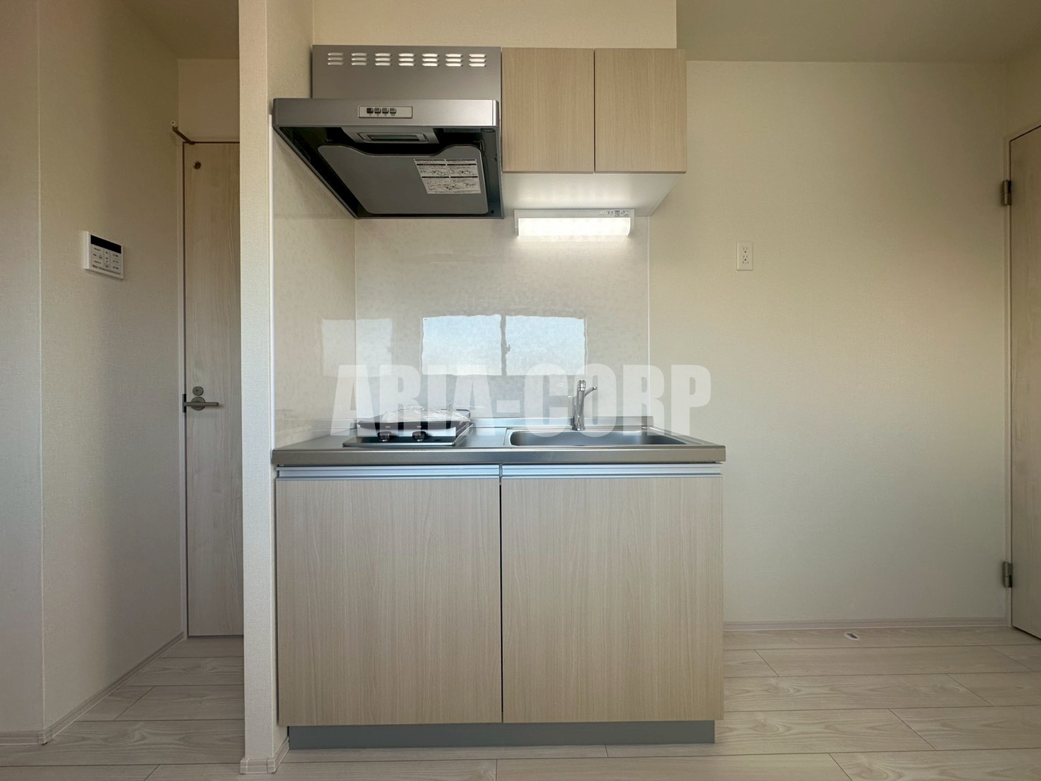 キッチン　2コンロ付き、幅広のキッチンスペース♪