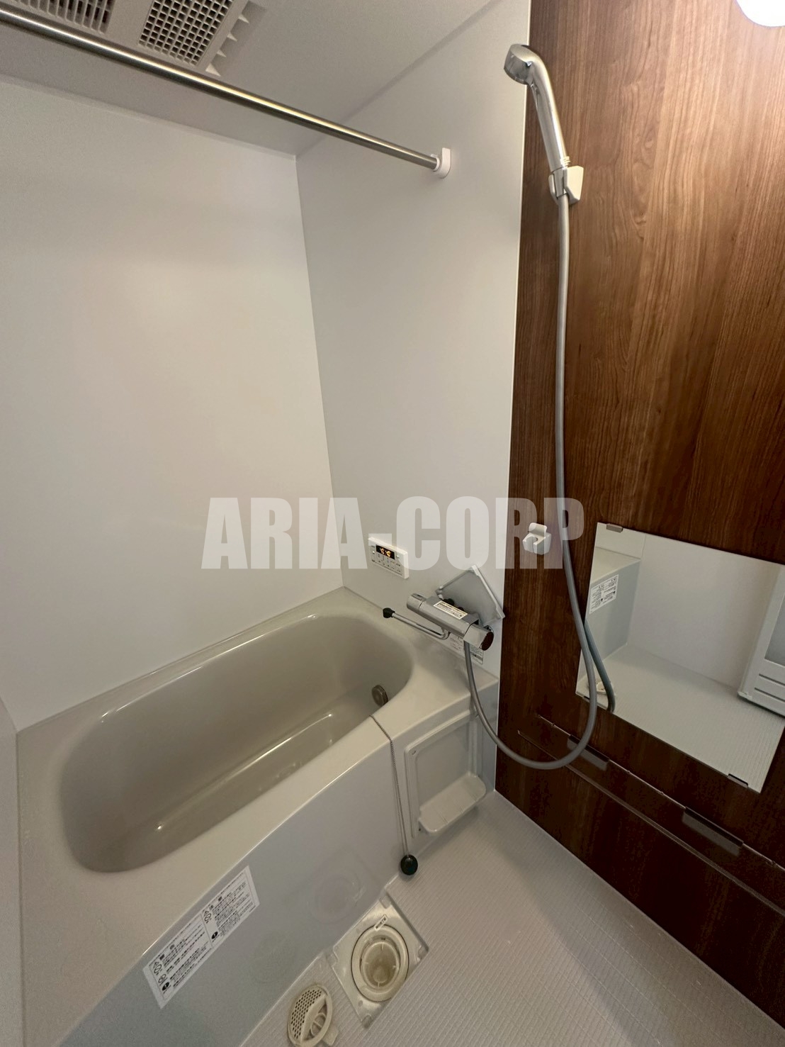 バス・シャワールーム　追炊き・浴室乾燥機付きのバスルーム♪