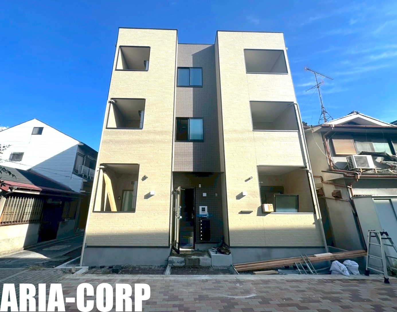 建物外観　2025年完成、大手ハウスメーカー施工のデザイナーズアパート